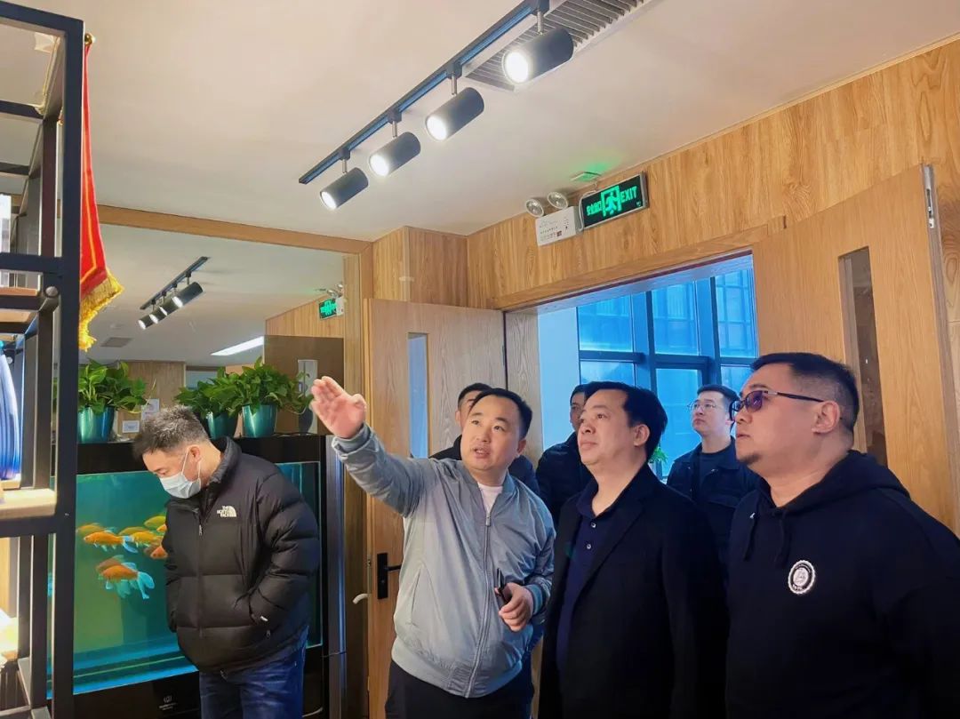 郑州市体育局、郑东新区教文体局领导莅临J9旗舰厅体育调研指导